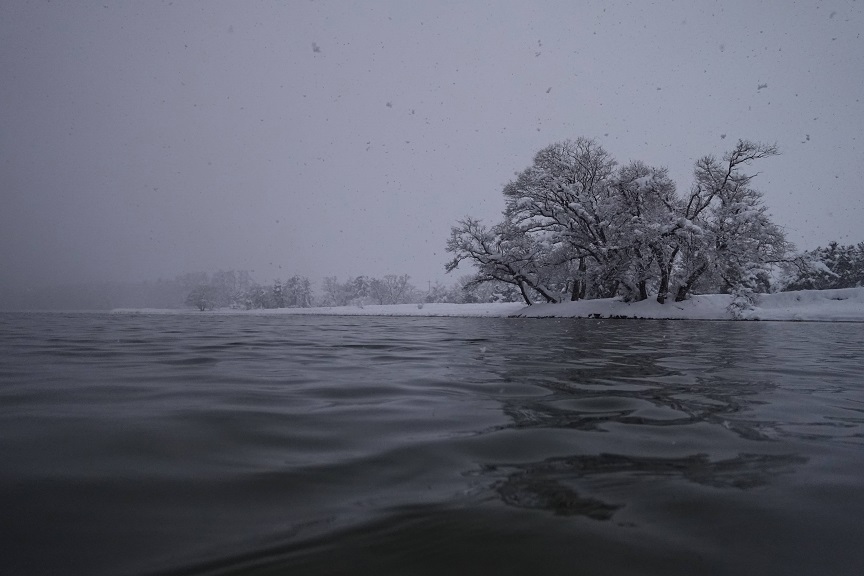 雪景色の琵琶湖